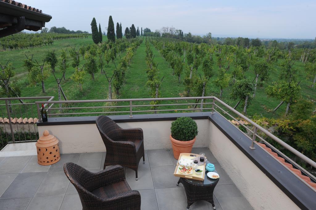 Monte Maino Bed & Breakfast Desenzano del Garda Exterior foto