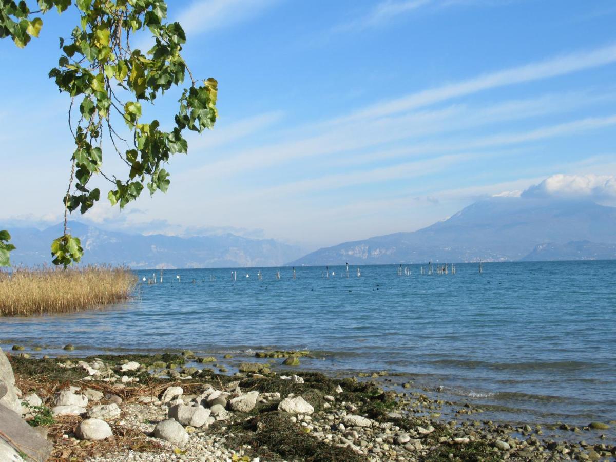 Monte Maino Bed & Breakfast Desenzano del Garda Exterior foto